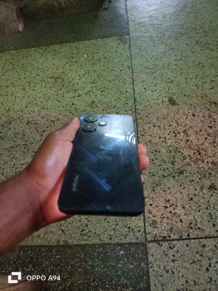 A picture of Infinix hot 30 play battery 6000mah Ram 8gb storage 128gb