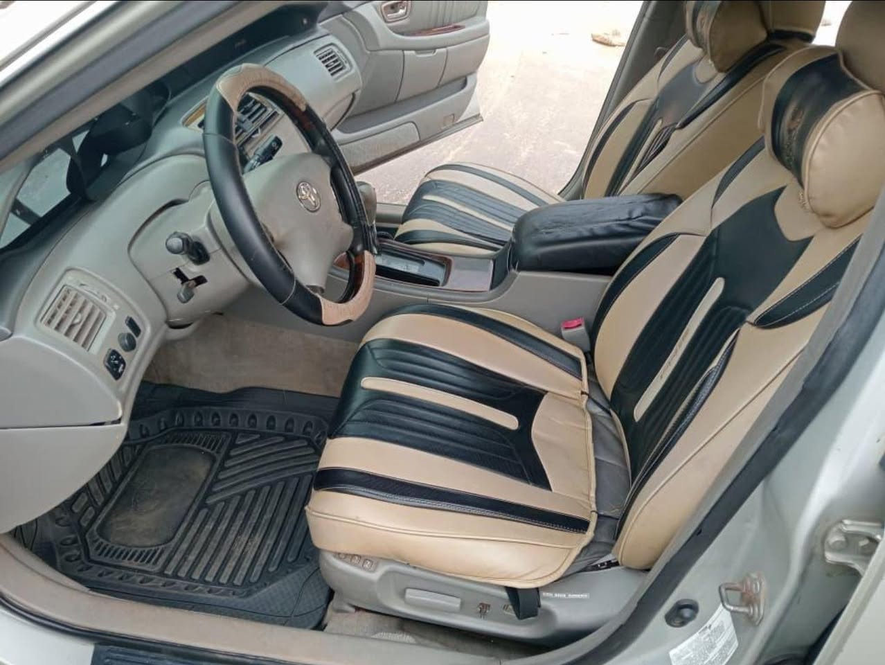 A picture of Toyota Avalon Dashboard