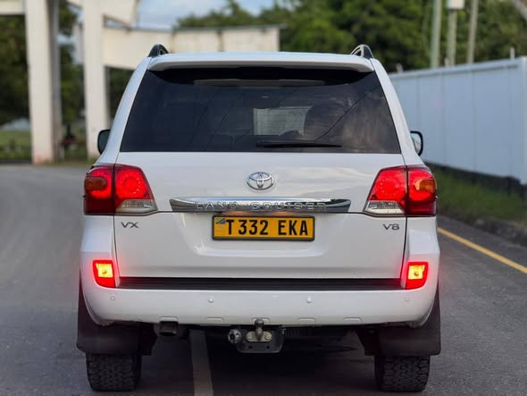 A picture of Toyota Land Cruiser VX Diesel on sale EKA