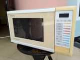 A picture of ACHANA NA MCHINA CHUKUA MICROWAVE USED KUTOKA UK KWA 150000