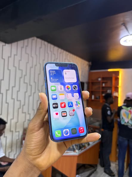 A picture of IPHONE 13