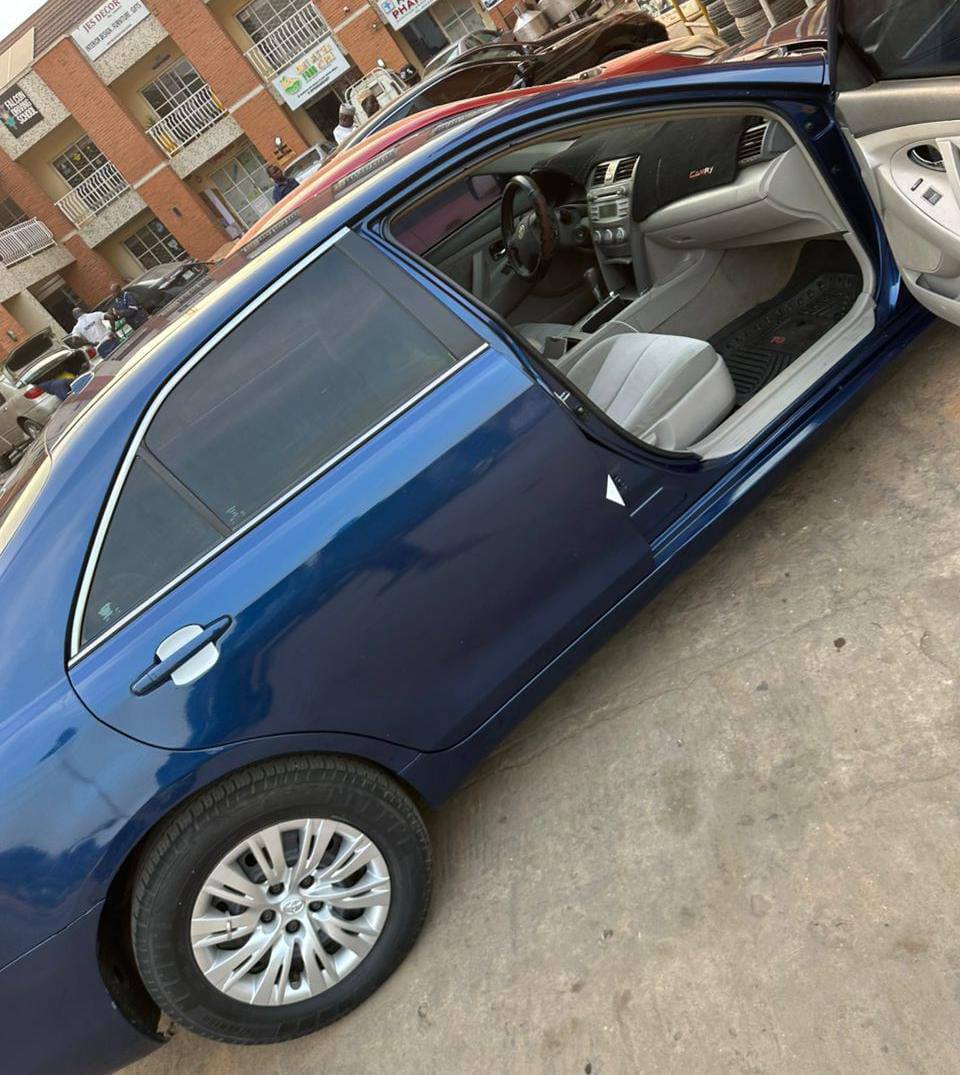 A picture of Toyota Camry 2011