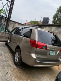 A picture of 2006 model Everything dey okay Owner s take home 4