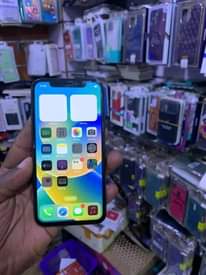 A picture of Iphone x 64gb no face id working perfectly