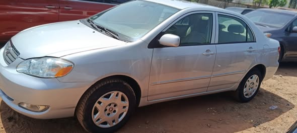 A picture of Toyota Corolla 2006 super grade untempered engine and gearbox