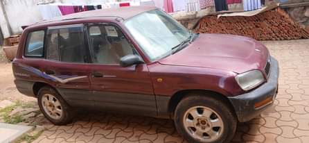 A picture of Toyota Rav4 1998 model automatic transmission 