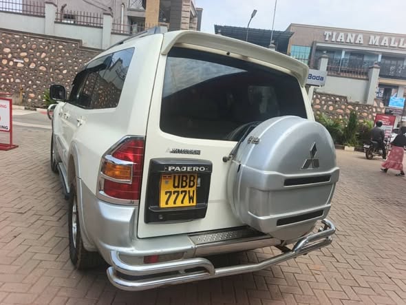 A picture of Mitsubishi Pajero 14m 0706145834