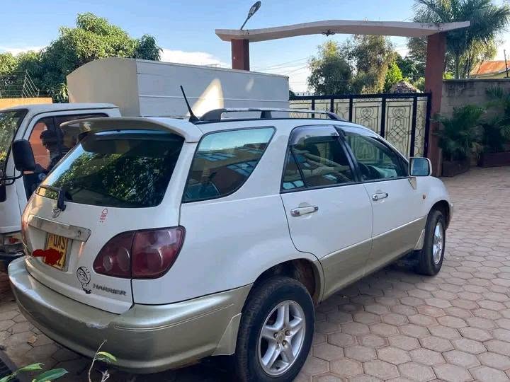 A picture of Car
