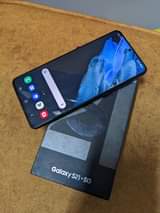 A picture of Galaxy S21 double line gb128 ran8 mint condition biashara dukani