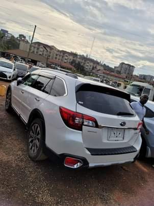 A picture of SUBARU OUTBACK 2015 38M