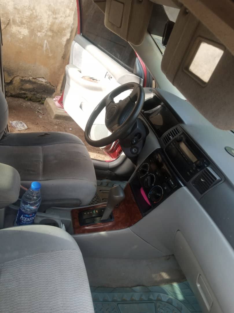 A picture of 2005 Toyota corolla