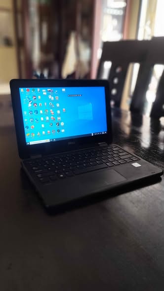 A picture of Dell laptop touchscreen