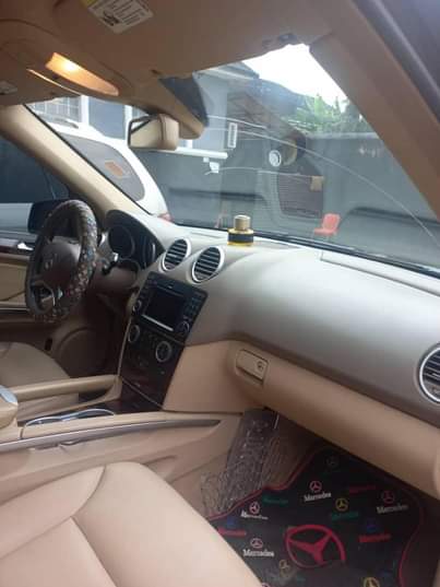 A picture of Mercedes ML 350 2011