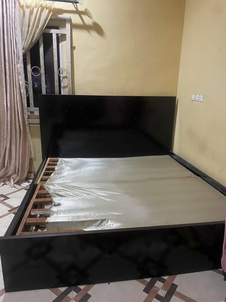 A picture of Bedframe