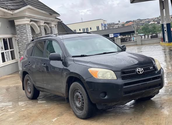 A picture of Foreign Used Toyota Rav 4 2007 2GR