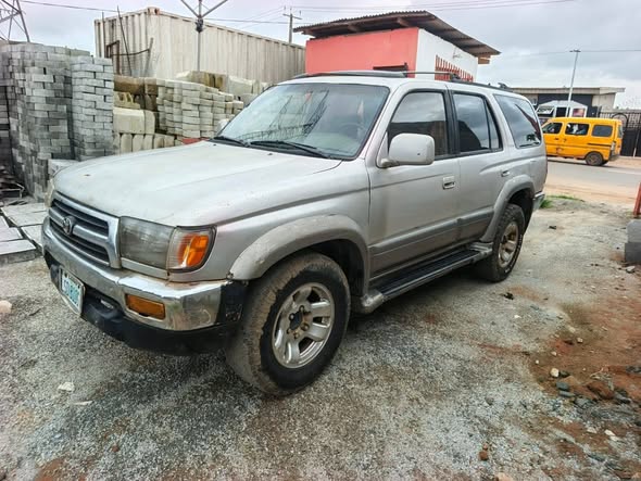 A picture of Toyota 4 runner 2002