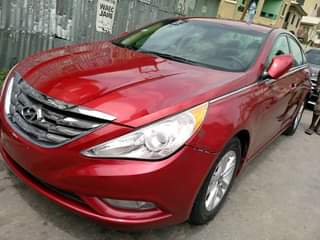 A picture of Hyundai sonata 2013