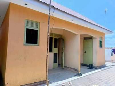 A picture of Gayaza kiwenda shops on quick sale