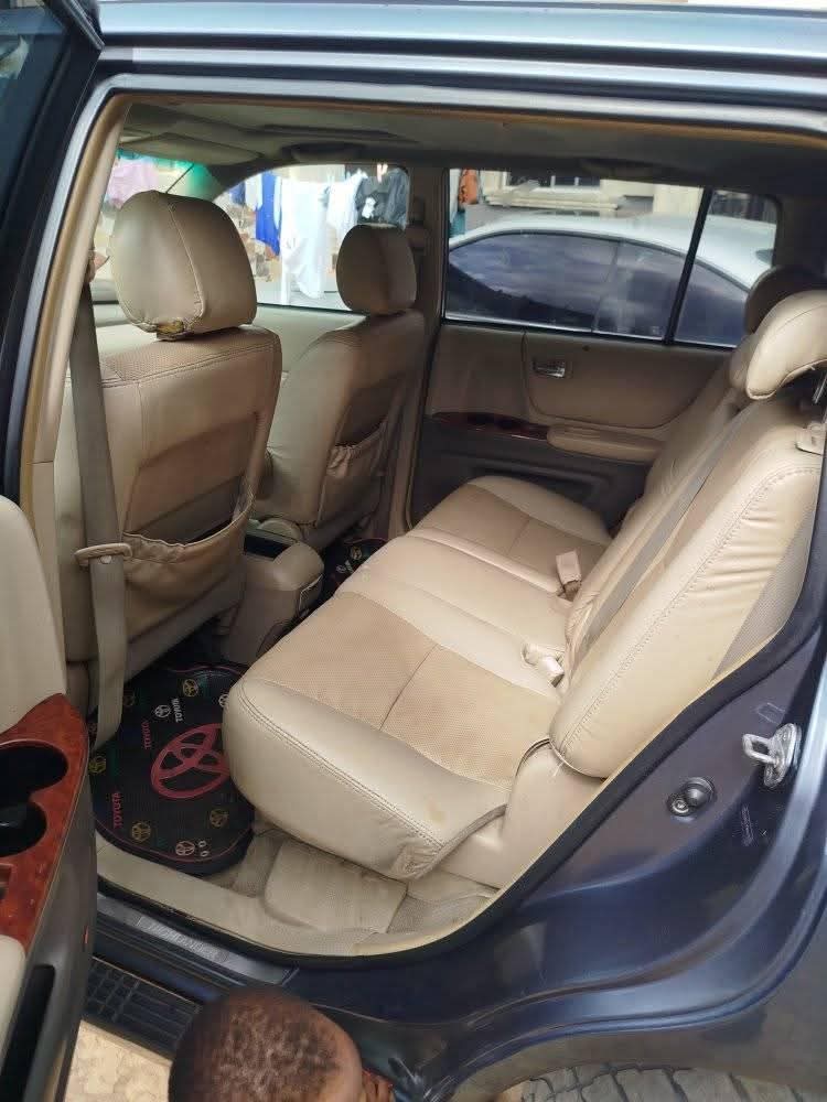 A picture of 2005 Toyota highlander