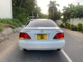 A picture of TOYOTA CROWN ATHLETE