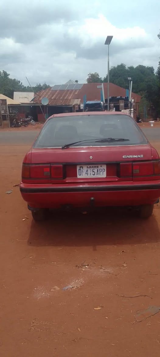 A picture of Toyota carina 2 lift back Manual transmission
