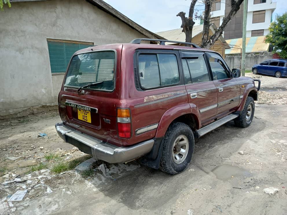A picture of LANDCRUISER 0714058883