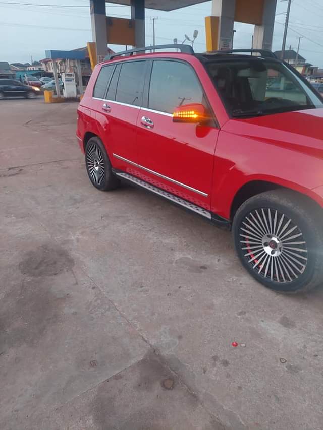 A picture of Glk350 2011 model for sale