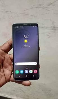 A picture of Samsung s9 4gbII64GB Price 200