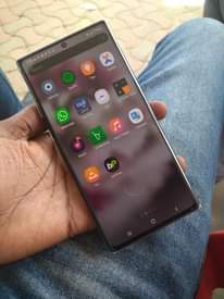A picture of Samsung note 10