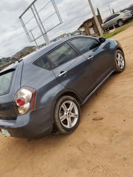 A picture of Very clean and sharp Pontiac vibe 09