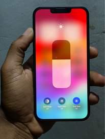 A picture of iphone 13plain Gb128 Bh87 face TT150 000 0759285896