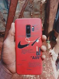 A picture of Samsung s9
