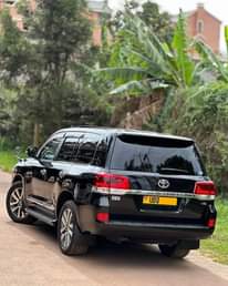 A picture of FRESH IMPORT TOYOTA LAND CRUISER V8 ZX PETROL 2016