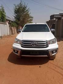 A picture of Toyota hilux 2017 model