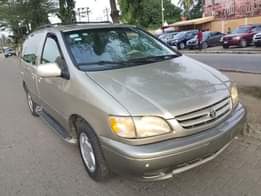 A picture of 2001 Toyota sienna clean Nigerian use sound Untampered engine it