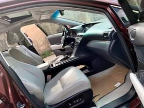 A picture of Lexus Rx 350 fsports model 2015 22 million negotiable port