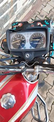 A picture of Senke SK125 2017 Red