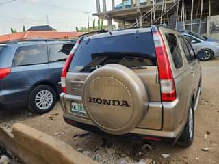 A picture of Tokunbo standard full option Honda CRV 2005 with chilling AC