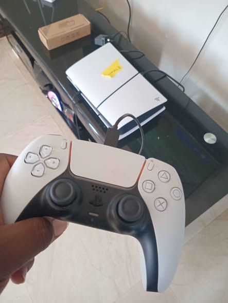 A picture of Nauza PlayStation 5 Fat digital mpya kabisa 0749862356