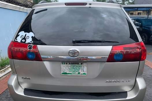 A picture of Toyota Sienna 2006 Naija used