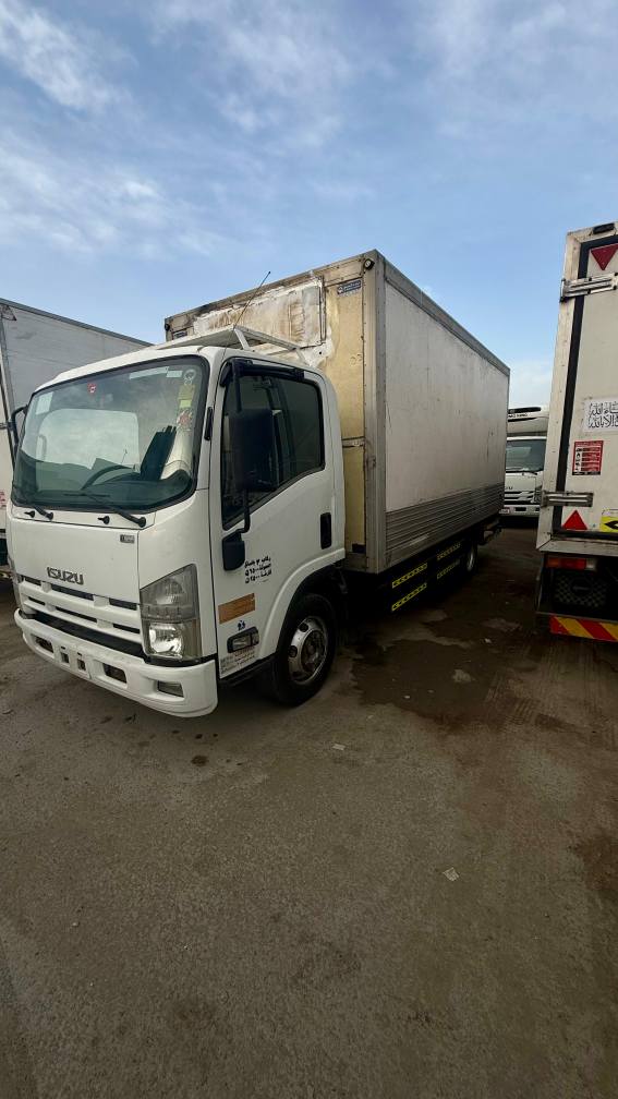 A picture of ISUZU REWARD NP 2014 MODEL 16 FT CHASIS