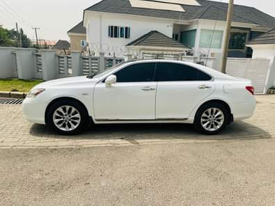 A picture of LEXUS ES350 YEAR 2009 MODEL FULLEST OPTION DOUBLE PANORAMIC VIEW
