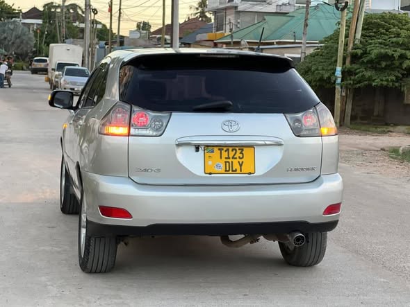 A picture of Toyota harrier