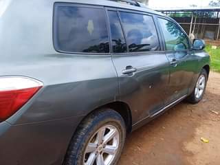 A picture of Very Clean Toyota Highlander 2008 Full option 2 yes used