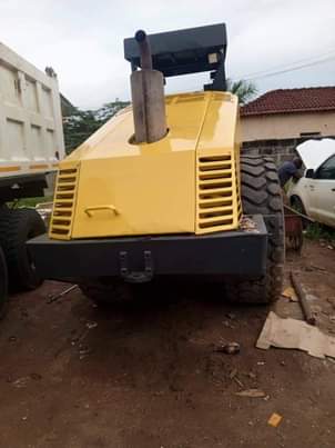 A picture of 2004 XCMG XCMG ROLLER