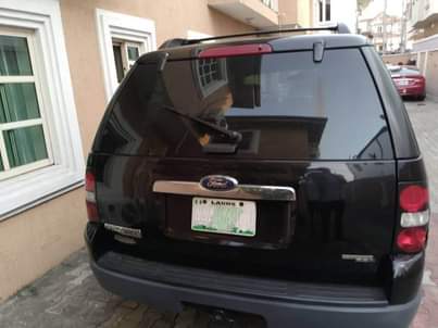 A picture of Ford Explorer 2005