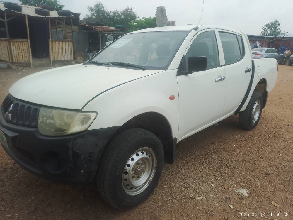 A picture of Mitsubishi l200 highjack