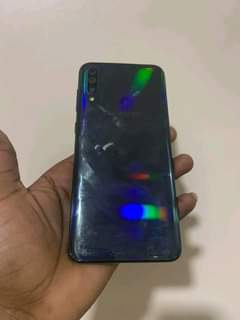 A picture of io a70 gb 128 ram 6