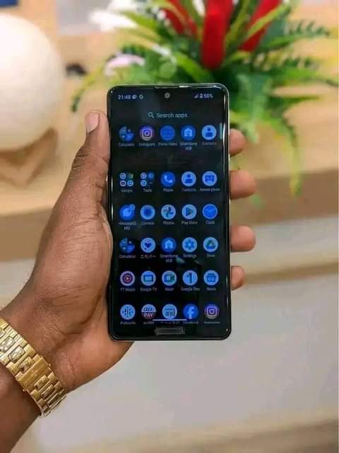 A picture of Aquas sense 5g haina kipengele internal 64gb ram 4 camera