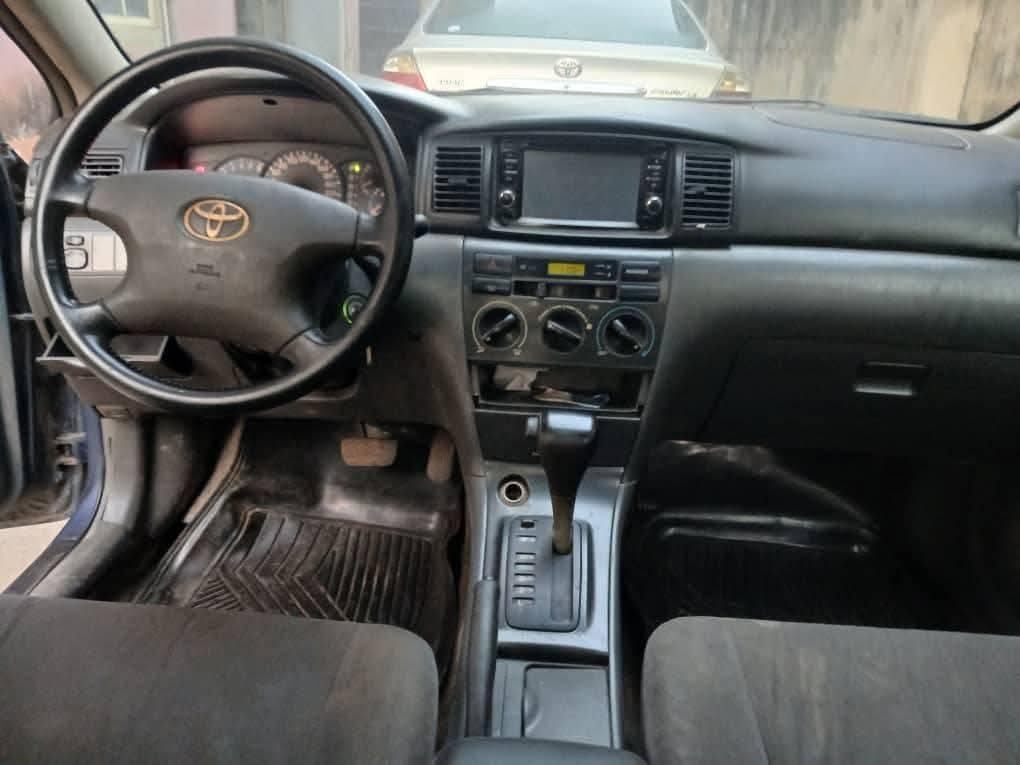 A picture of 2006 Toyota Corolla bank type